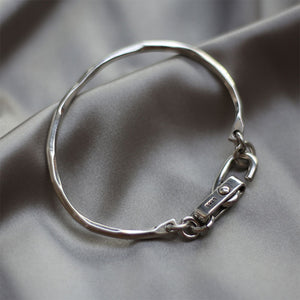 925 Sterling Silver Vintage Distressed Lock Knot Hook Thick Bracelet